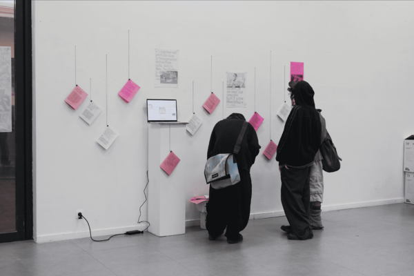 Installation dans la galerie de l'erg